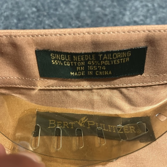 Vintage Men's Bert Pulitzer dress shirt, long sleeve with chest pocket. - Picture 4 of 4